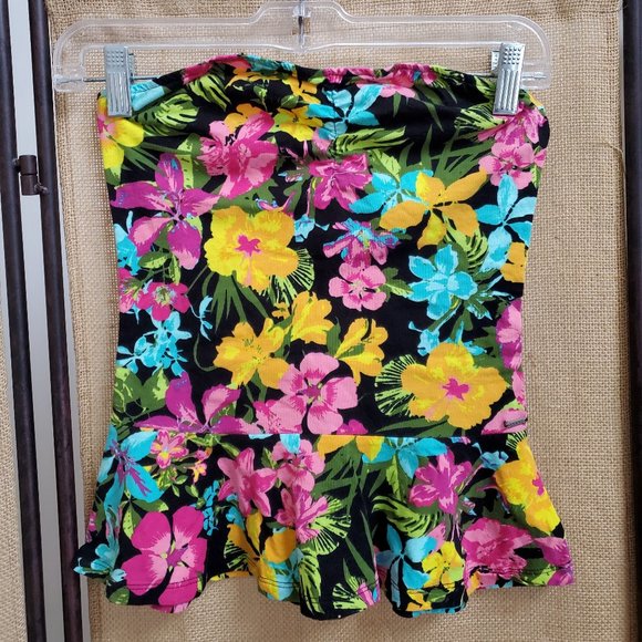 Bundle of 2, Strapless Tops, Peplum - Picture 6 of 10